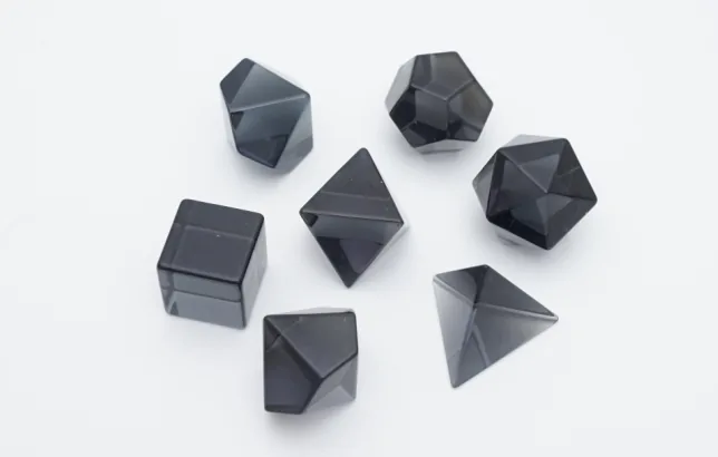 Set de dés en pierre Translucent Black Glass