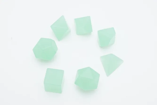 Set de dés en pierre Green Opalite