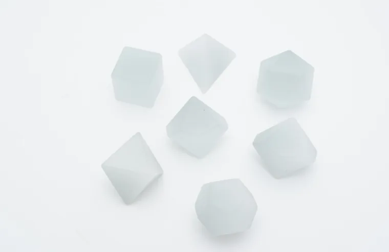 Set de dés en pierre Matte White Cat's Eye