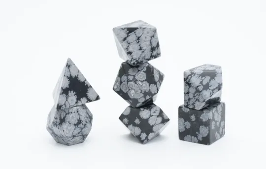 Set de dés en pierre Snowflake Obsidian