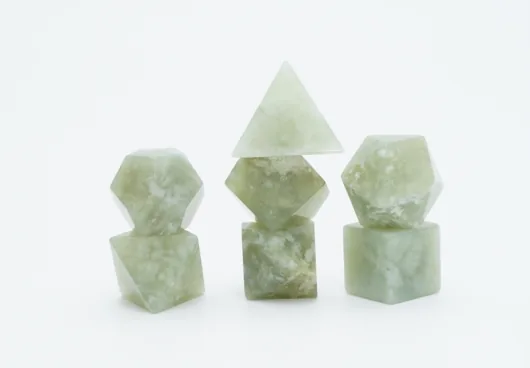 Set de dés en pierre New Jade